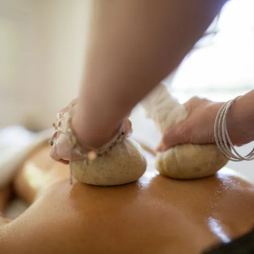 FULL BODY MASSAGE WITH PIND SWEDA 