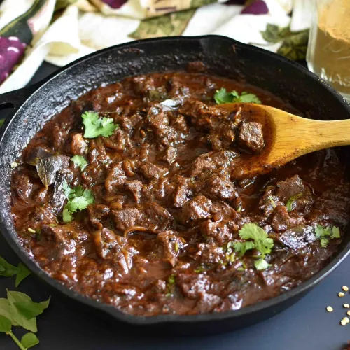 Pork Black curry / Red curry
