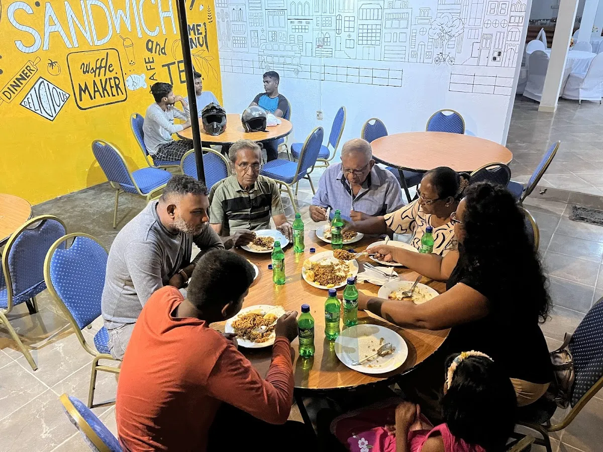 007 Family Restaurant & Reception Hall in Athurugiriya