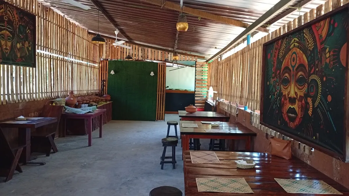 Adukkuwa Rice and Curry Restaurant in Galenbindunuwewa