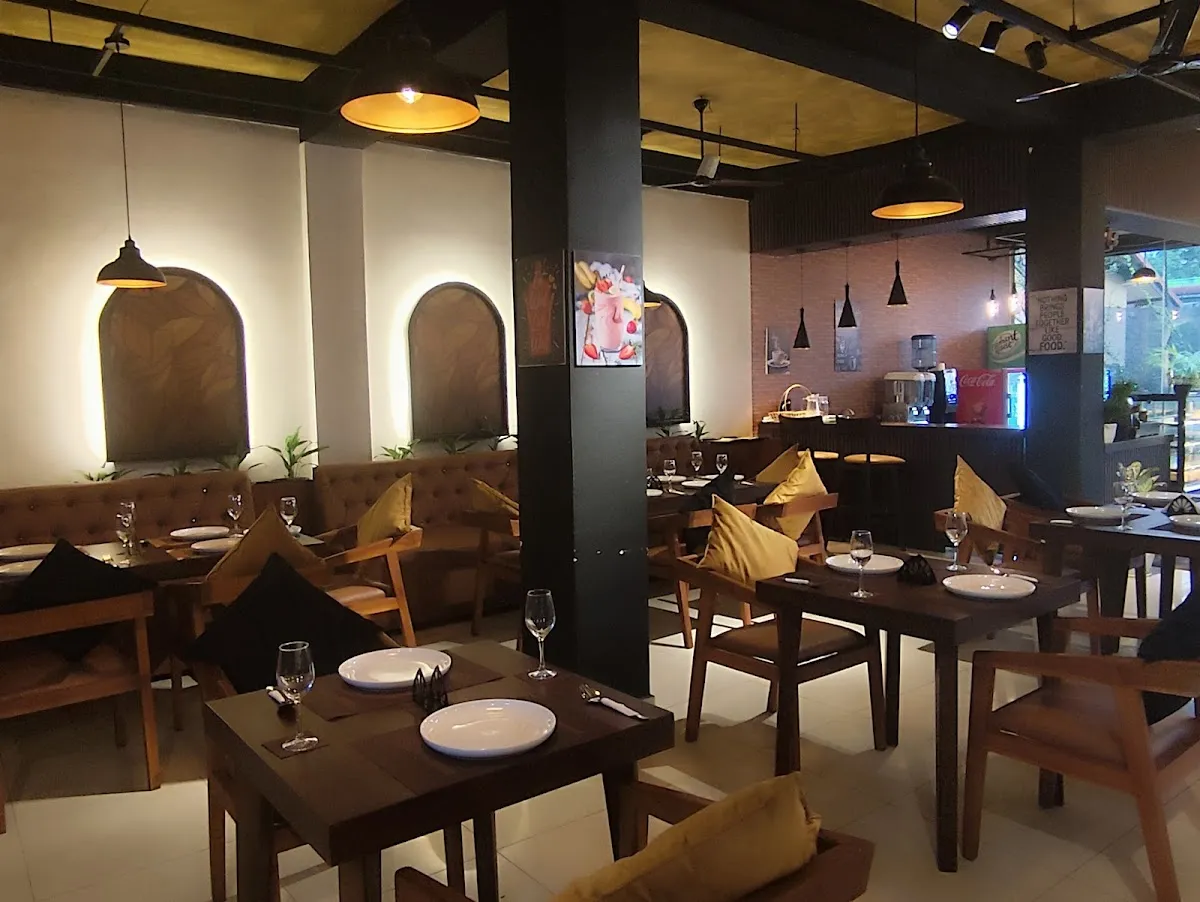 Bay 71 Family Restaurant in Hanwella