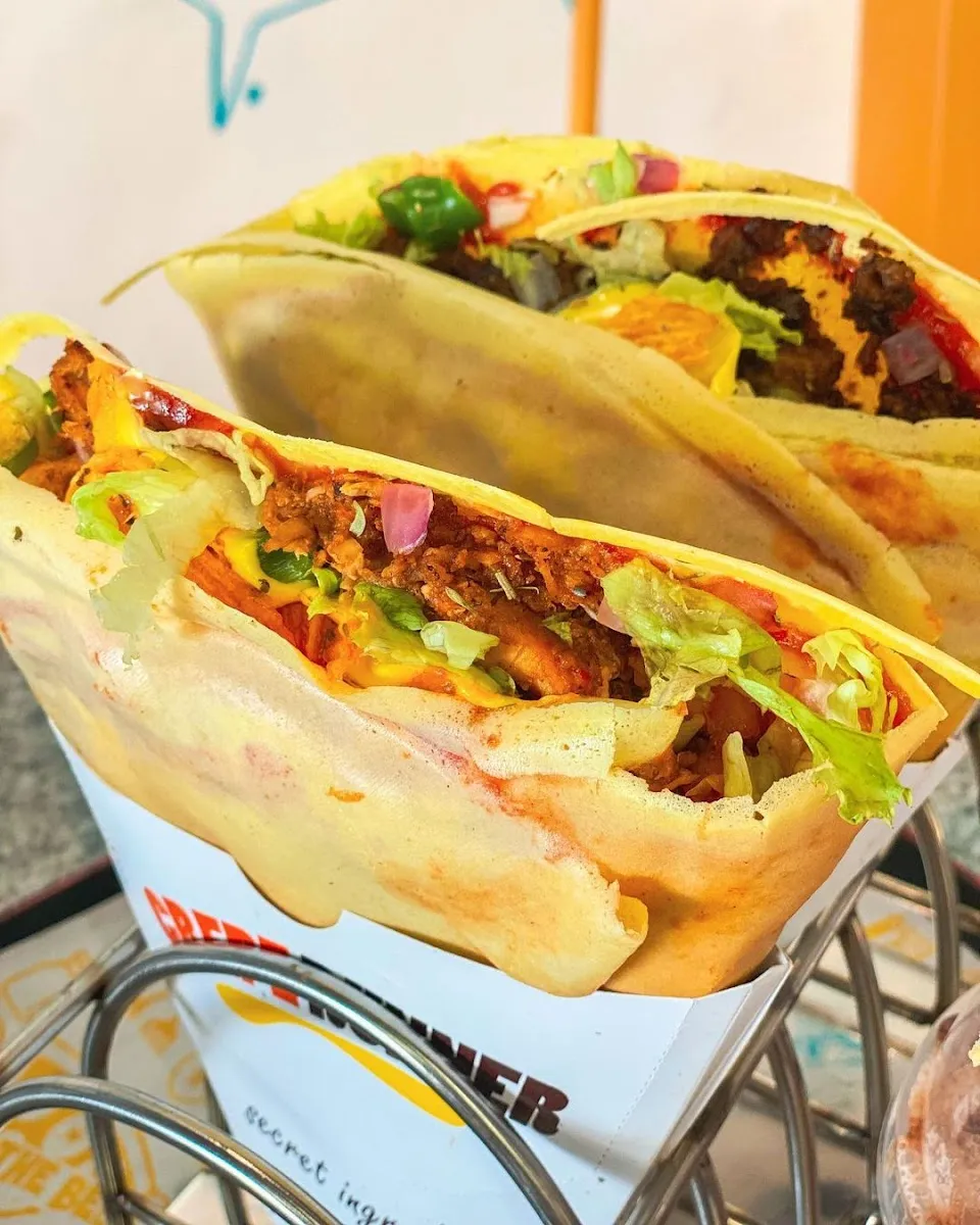 Crepe Runner - Mount Lavinia in Dehiwala