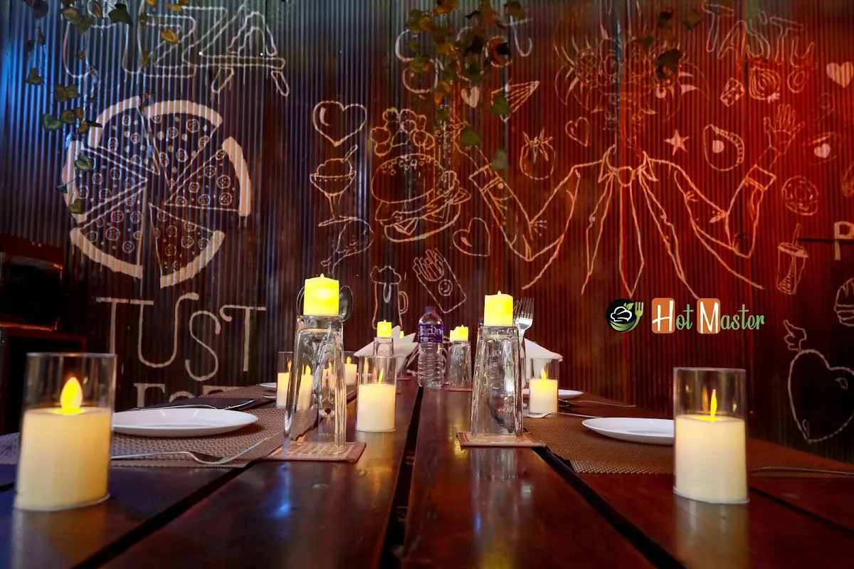 Hot Master Restaurant in Kesbewa
