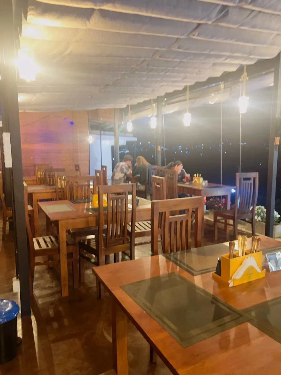 MistyVibe Restaurant & Cafe- Haputale in Mihintale