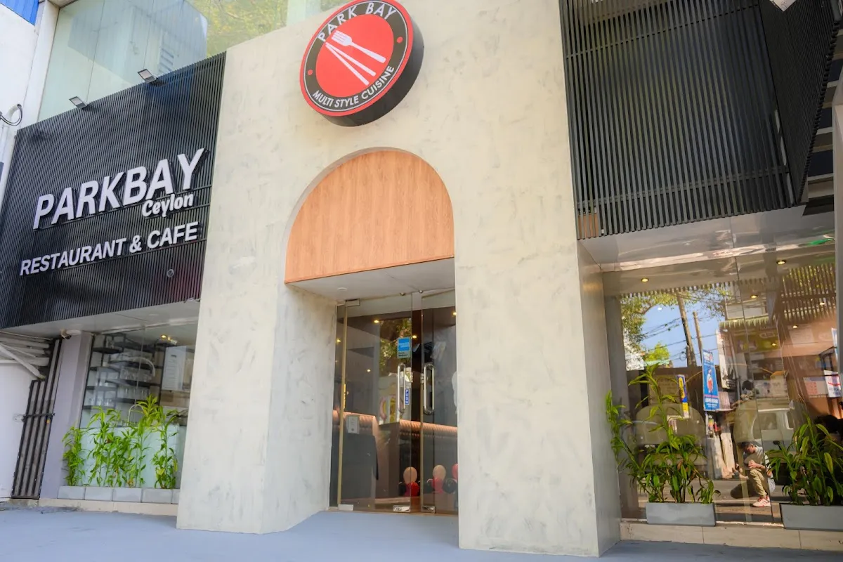 Parkbay Restaurant and Cafe in Dehiwala