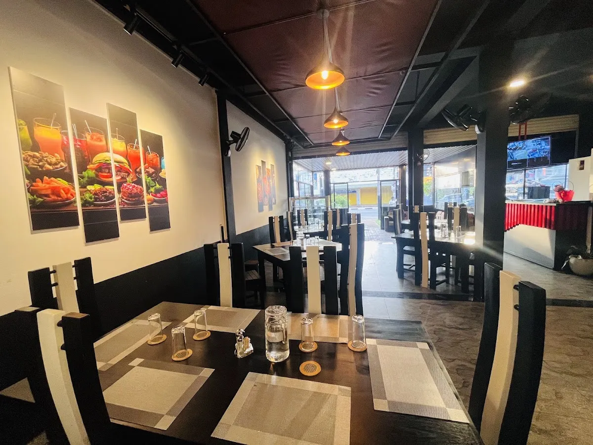 Seoul cafe & restaurant in Tambuttegama