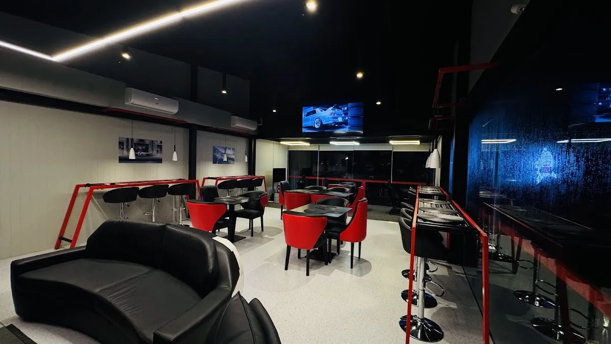 The Paddock Club Café & Lounge in Kohuwala