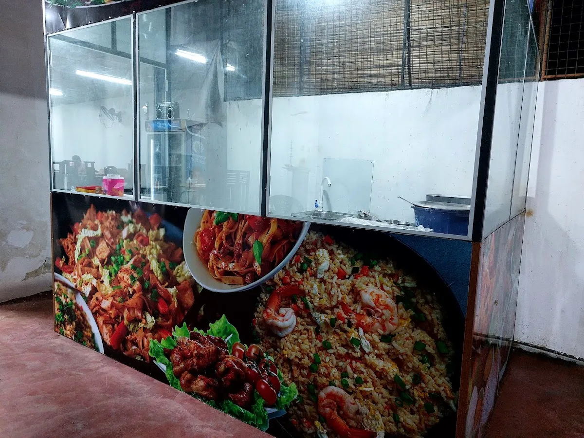 Three Star Hotel & Restaurant in Hambantota