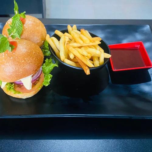 #R107  |   MINI BURGER BALL