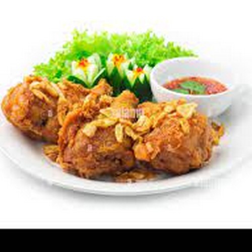 Fried Chicken with Cucumber & Garlic  at Hotel Sanvilla 