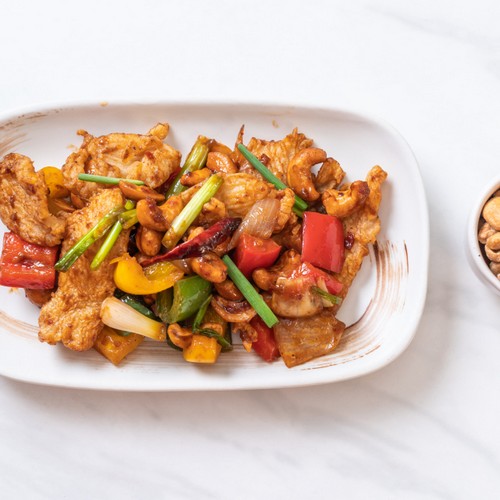 Chicken With Oyster Sauce & Cashew Nut