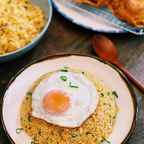 Butter Fried Egg Rice With Garlic