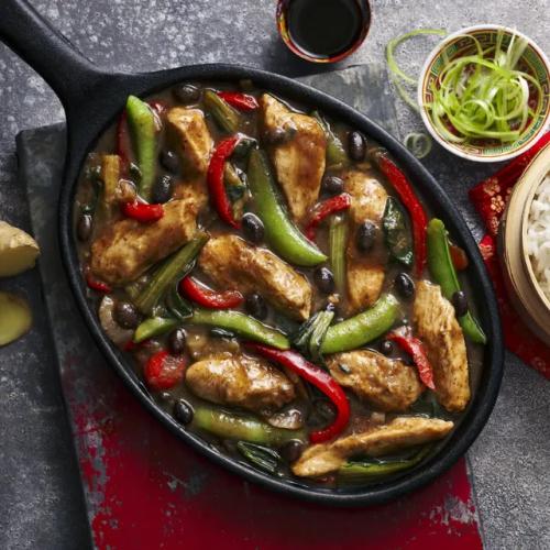 Sizzling chicken in black bean sauce