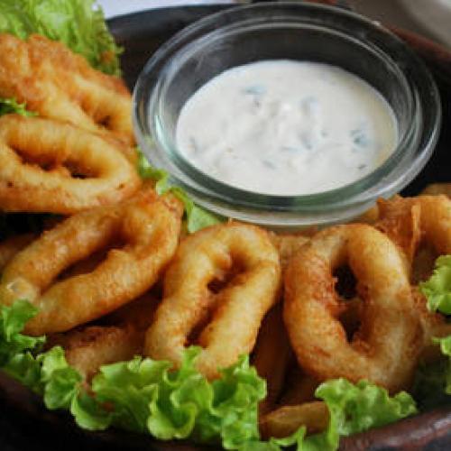 Crispy calamari rings served with lemon mayo and chili mayo