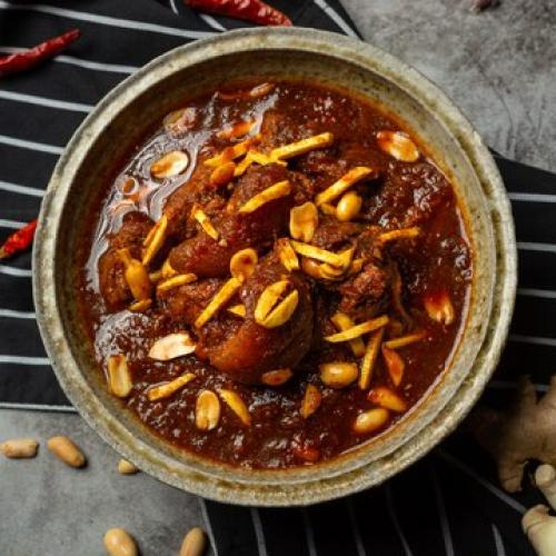 Chili mutton with cashew nut