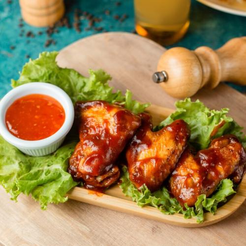 SRIRACHA CHICKEN WINGS