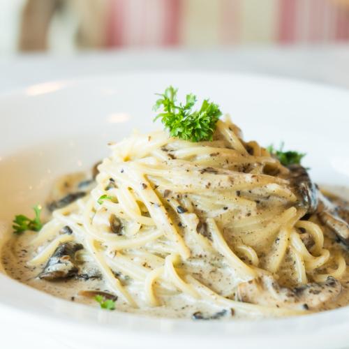 Creamy Spaghetti with White Sauce