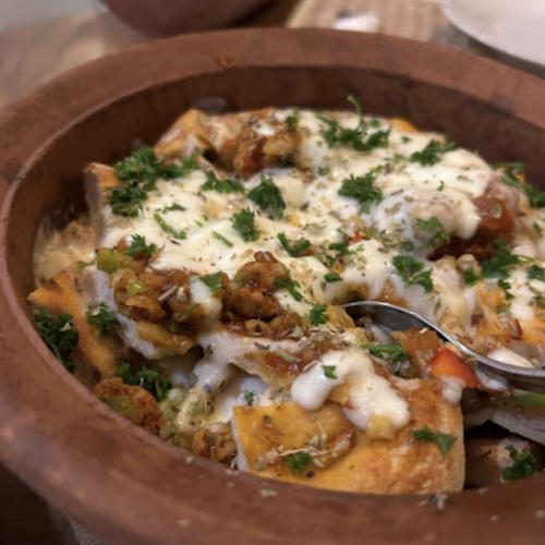 Seafood pot pizza