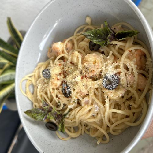 Garlic butter shrimp pasta 