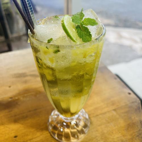 Pineapple mojito 