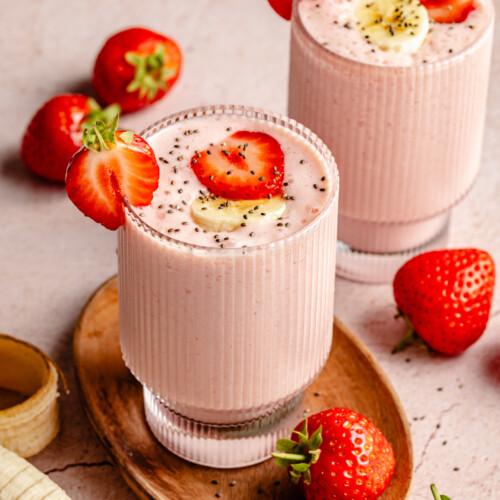 STRAWBERRY &amp; BANANA SMOOTHIE at Beyond Nomad Cafe 